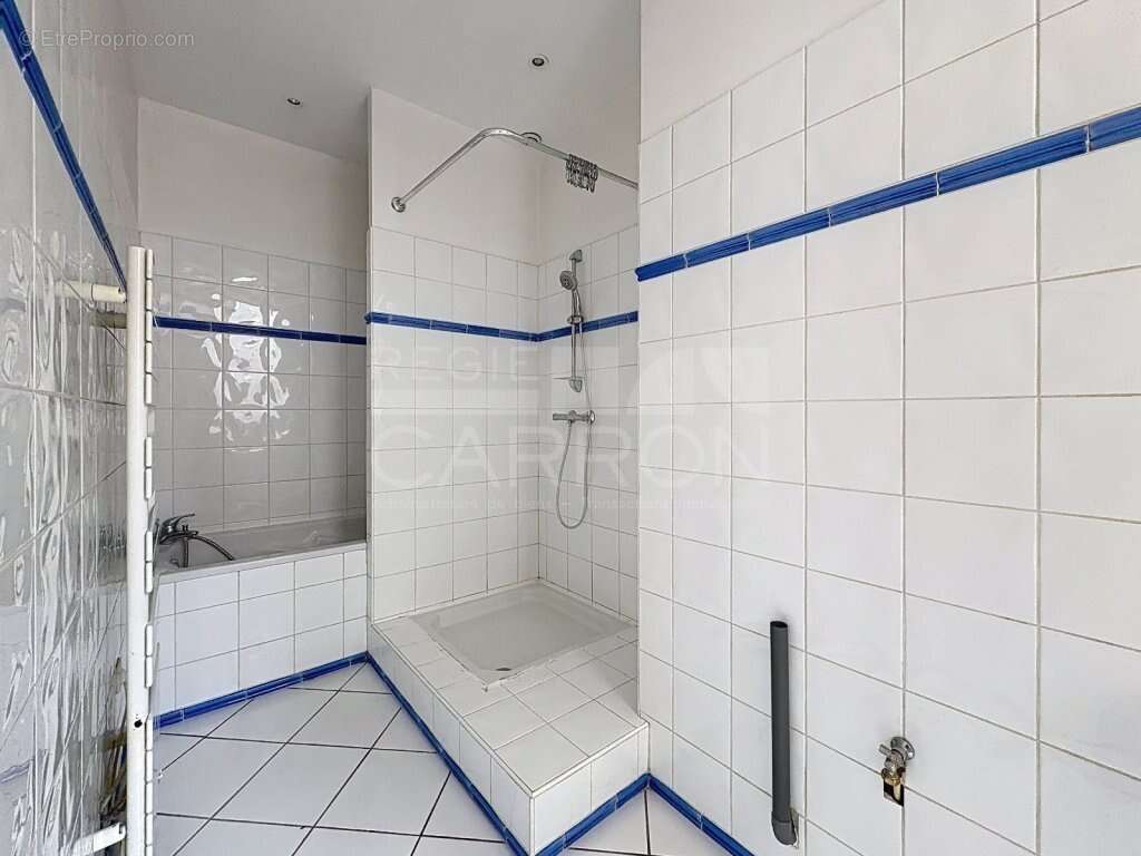 Lyon 2 / bellecour rue gasparin t3 57m² dernier etage balcon 345000€ - photo 8