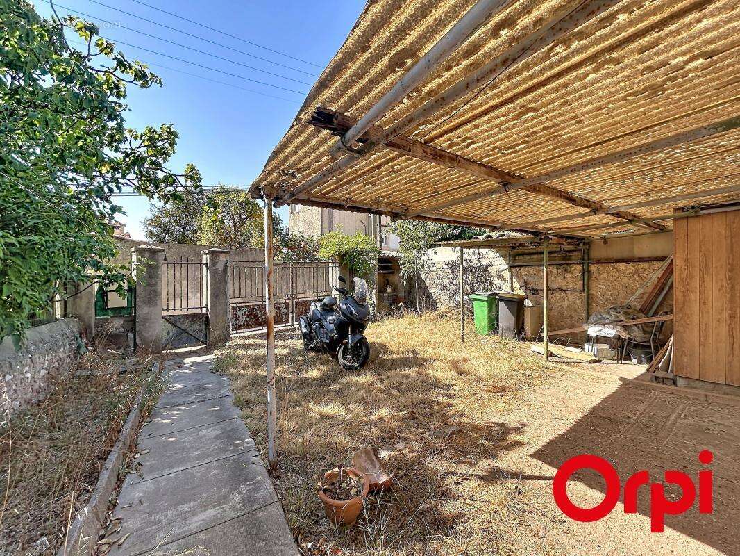 Toulon est - ortolan - faux t3 56m2 haut de villa - terrasse et stationnement - photo 9
