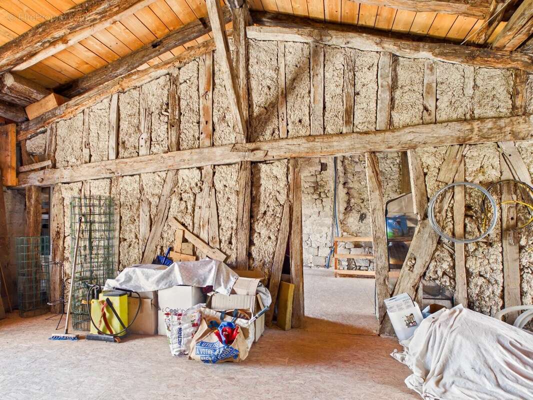Maison de village avec grand cours - photo 11