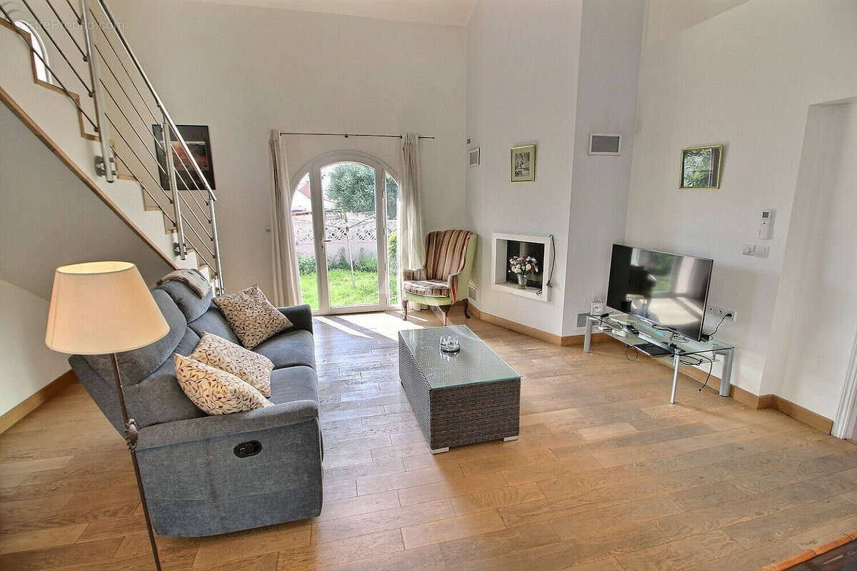 Villa  4 pièce(s) 150 m2 - photo 2