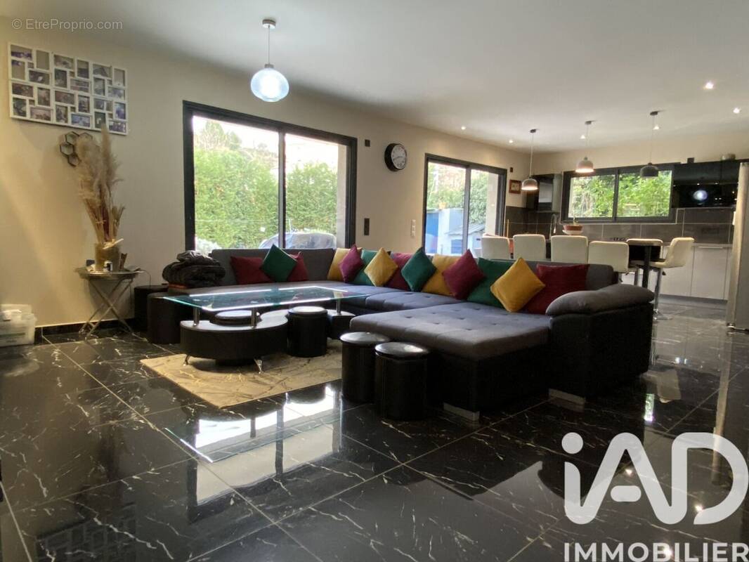 Photo 1 - Maison à SAINT-ETIENNE