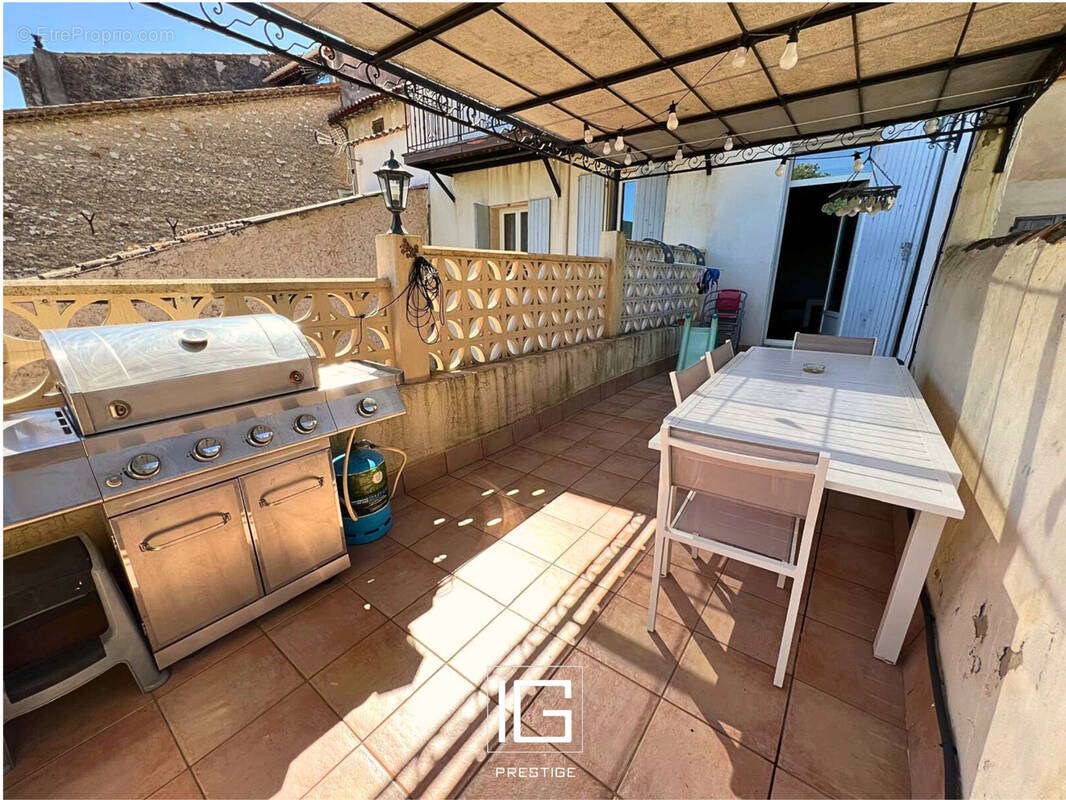 Appartement à SIGNES
