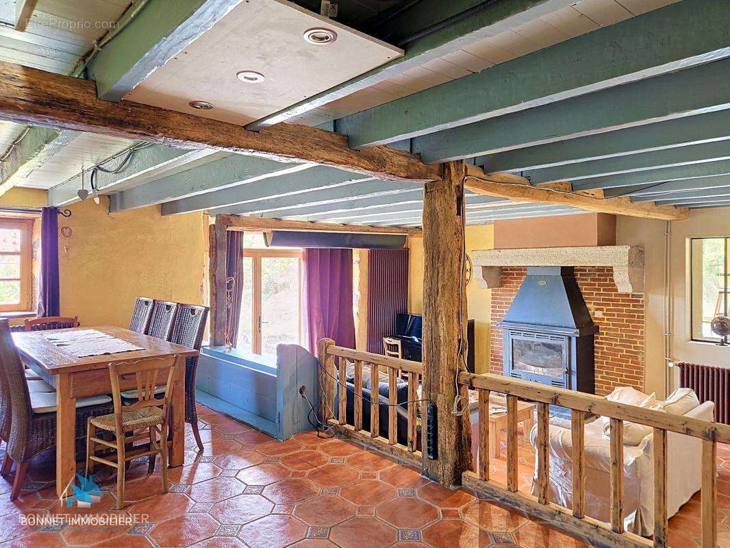 Propriété de caractère de 290 m² constituée d'une maison et d'un gîte de charme - photo 6
