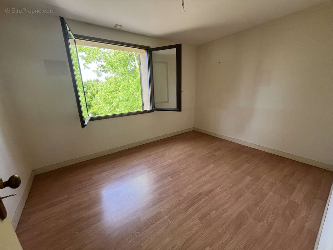 Maison de 140 m2 avec terrasse, balcon et jardin 1300 M2 - photo 14