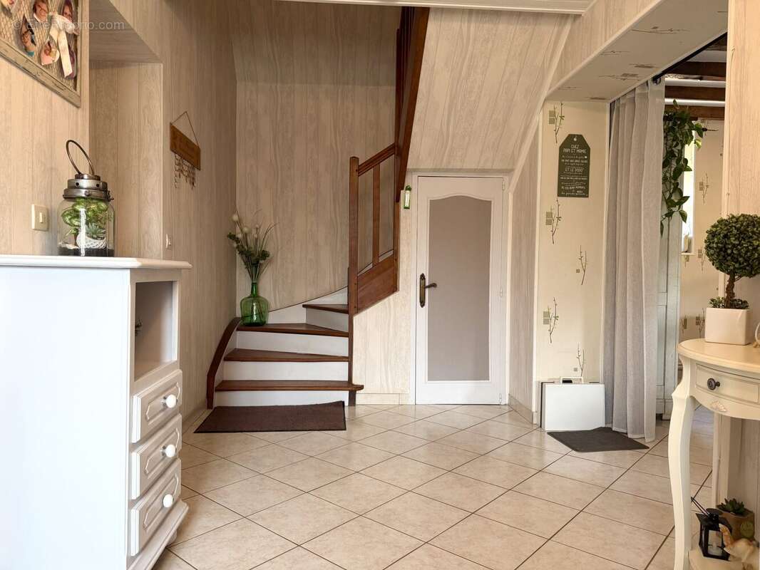 Entrée - Maison à LOMBRON