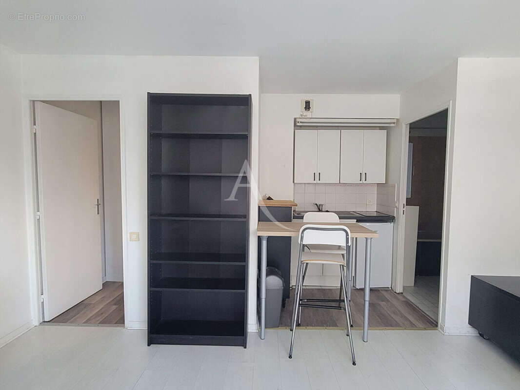 SAINT-AUGUSTIN - Appartement  1 pièce(s) 30.03 m2 - stationnement et cave - photo 3