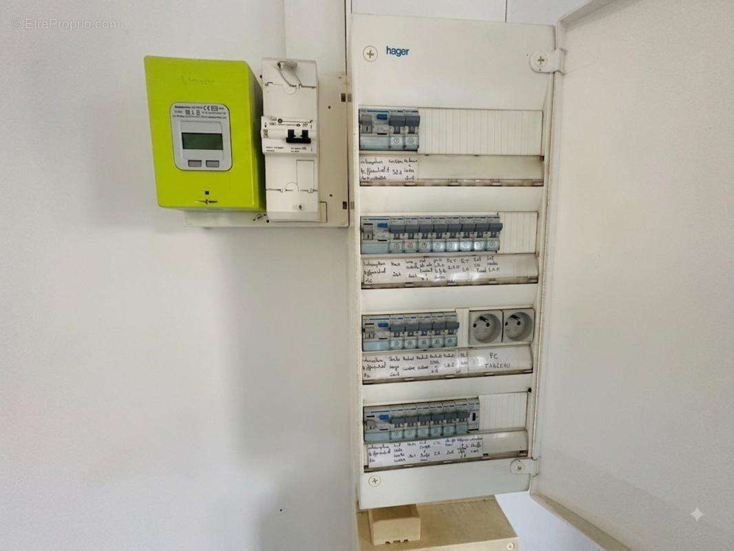 Ensemble immobilier 2 appartements+local commercial - photo 5