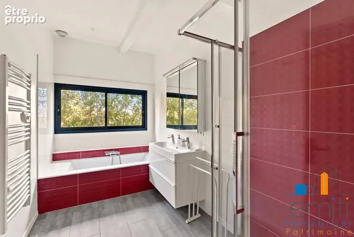 Maison d’architecte – 176 m², piscine et écrin de verdure à Mons - photo 13