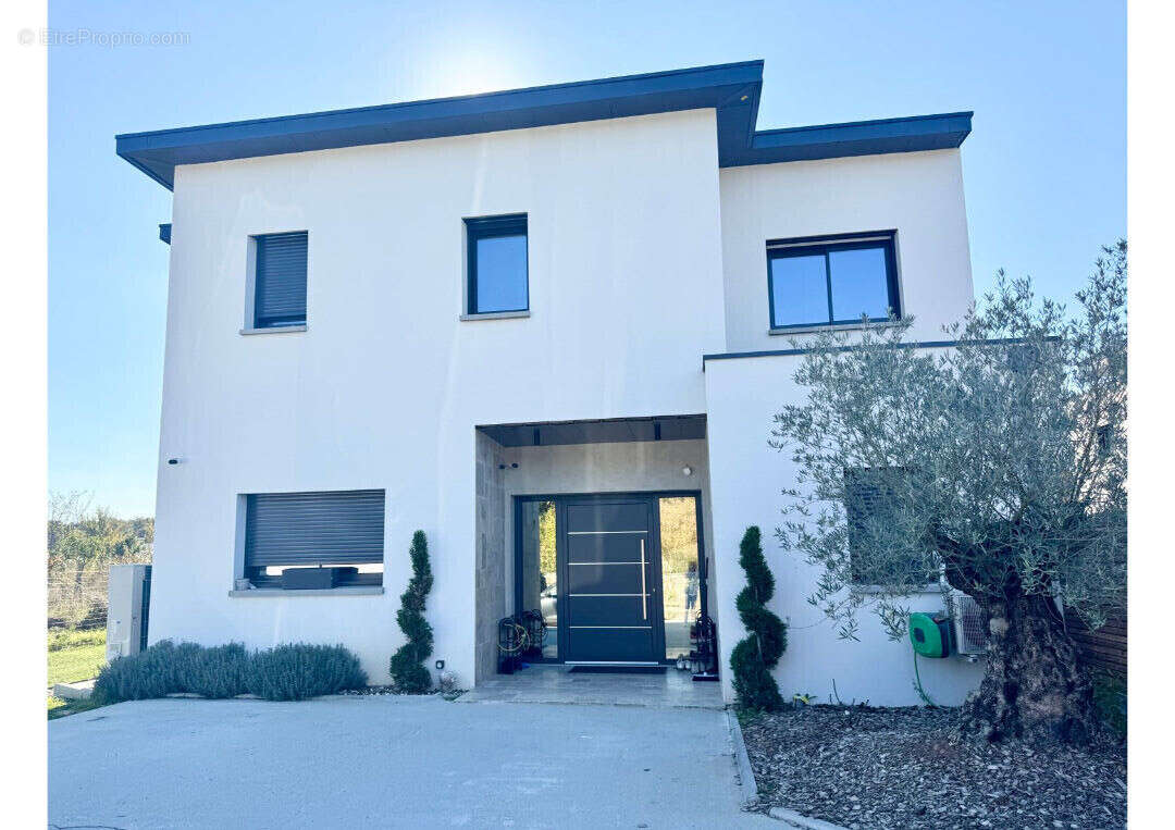 Maison à SAINT-BARTHELEMY-D&#039;ANJOU