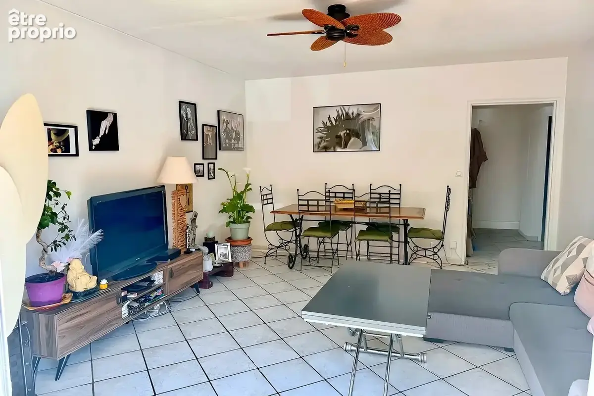 Appartement à SAINT-LAURENT-DU-VAR