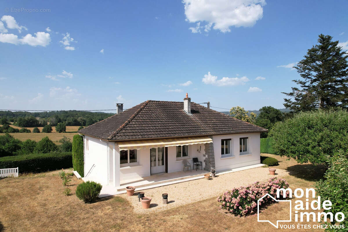 Maison 200 m² à La Coquille  - photo 3