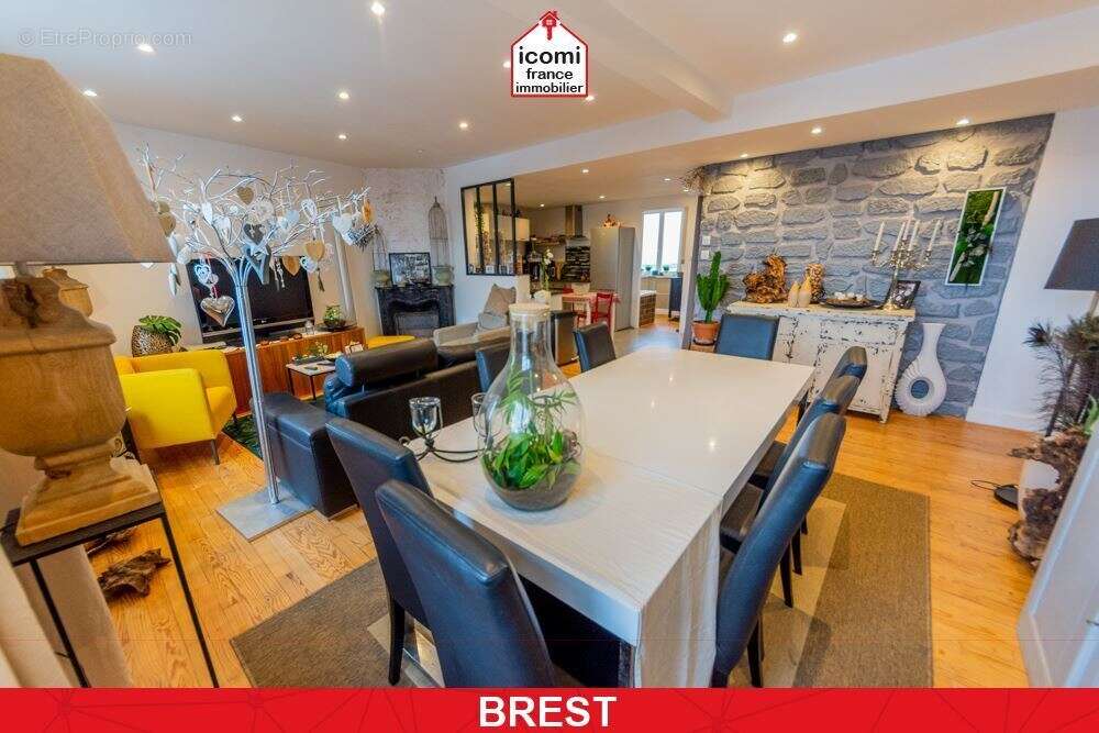 Finistere - brest (29200) - a vendre - appartement t4 80m² - 2 chambres - aucuns travaux a prevoir - cave - cour commune - photo 8