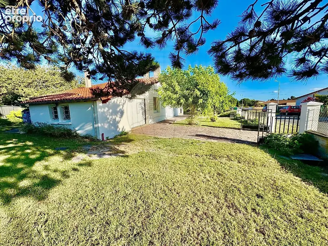 Photo Maison à Semussac au prix de 296 000€