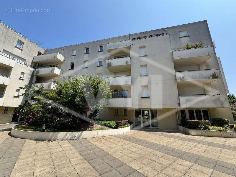Appartement à COMBS-LA-VILLE