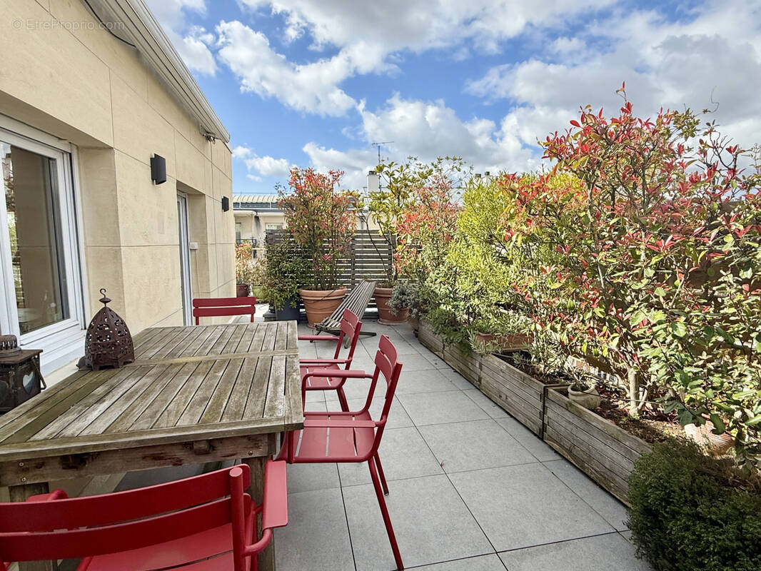 Appartement à PARIS-14E