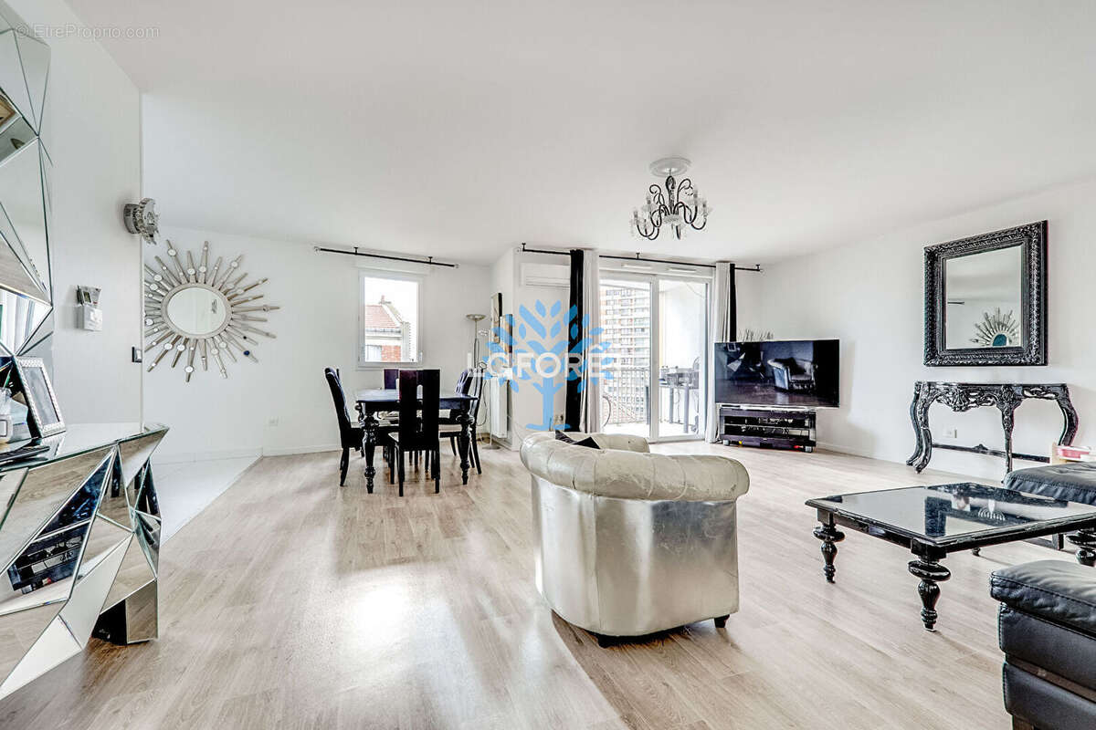 Appartement à LES LILAS