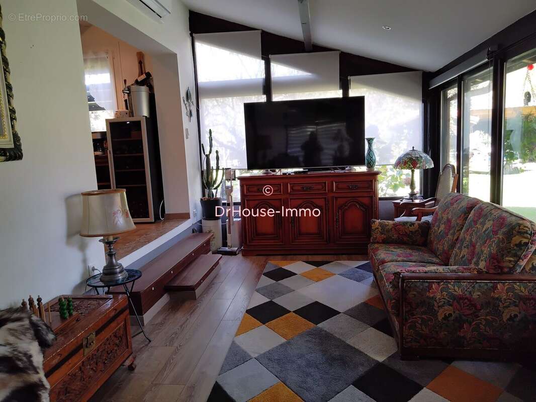 Maison à SAINTE-EULALIE-EN-BORN