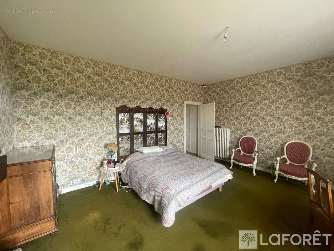 Maison à RUYNES-EN-MARGERIDE