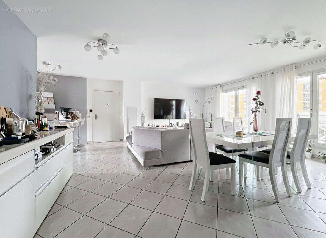 Appartement à SEYNOD