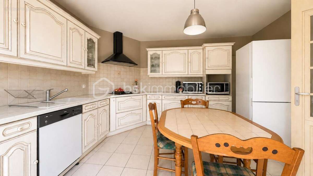  maison de plain-pied 107 m² – 3 chambres – garage – terrain d’environ 2 000 m² - photo 3