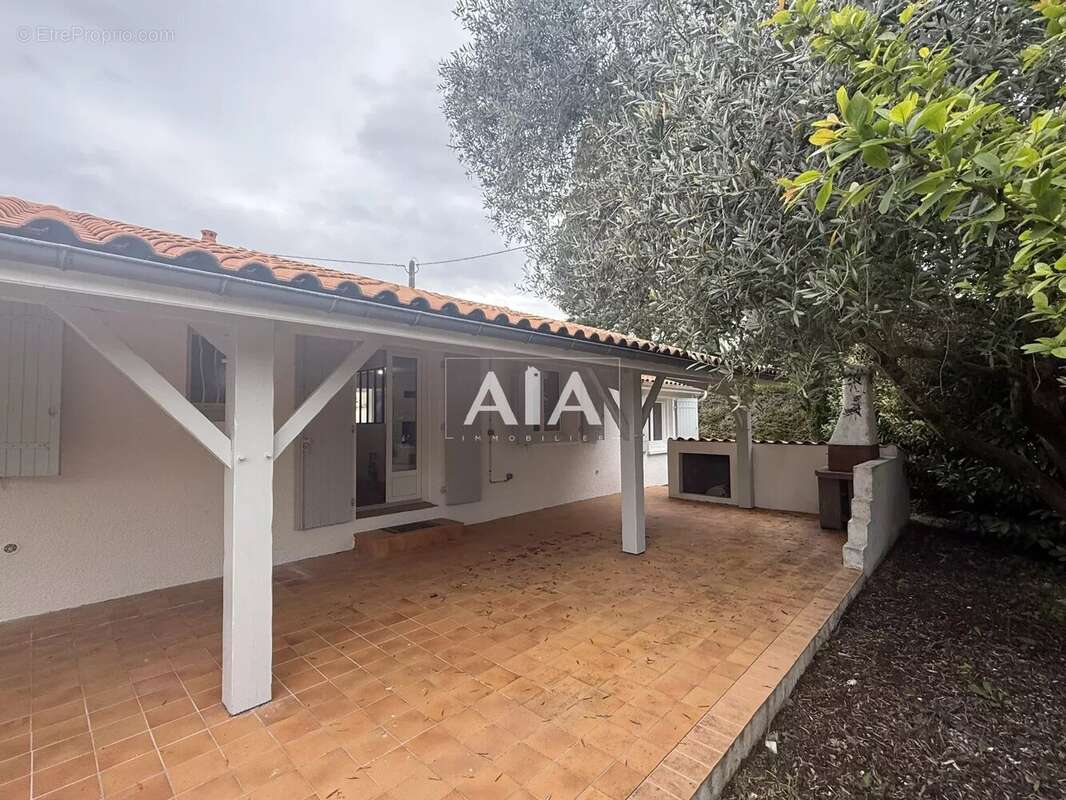 Maison à SAINT-YRIEIX-SUR-CHARENTE