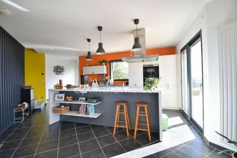 Maison à ISSERTEAUX