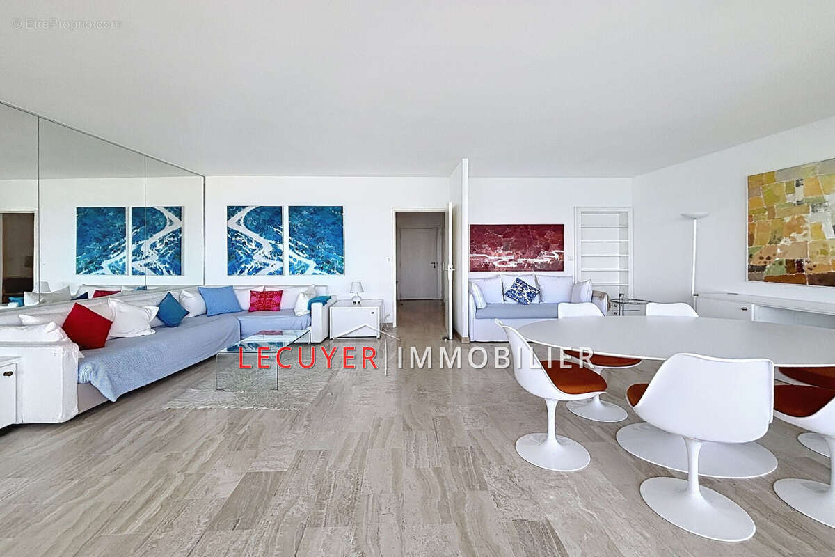 Appartement à VILLENEUVE-LOUBET