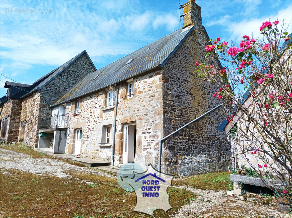 Maison à SAINT-BOMER-LES-FORGES