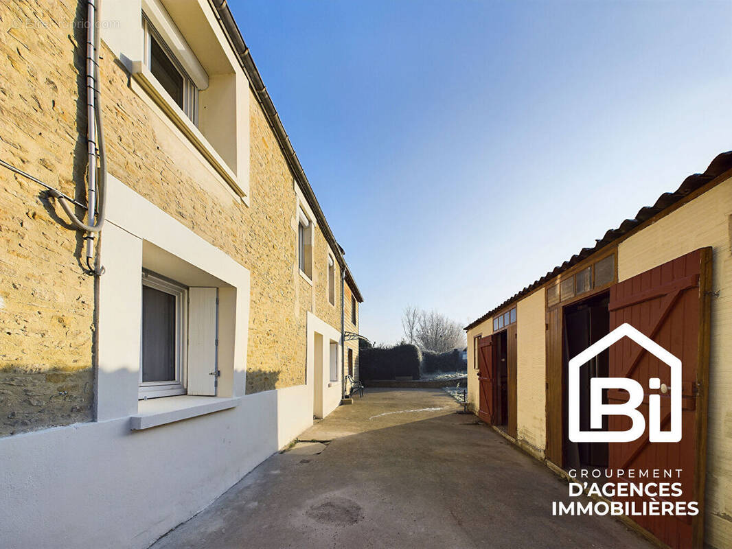 Maison à MEZIDON-CANON