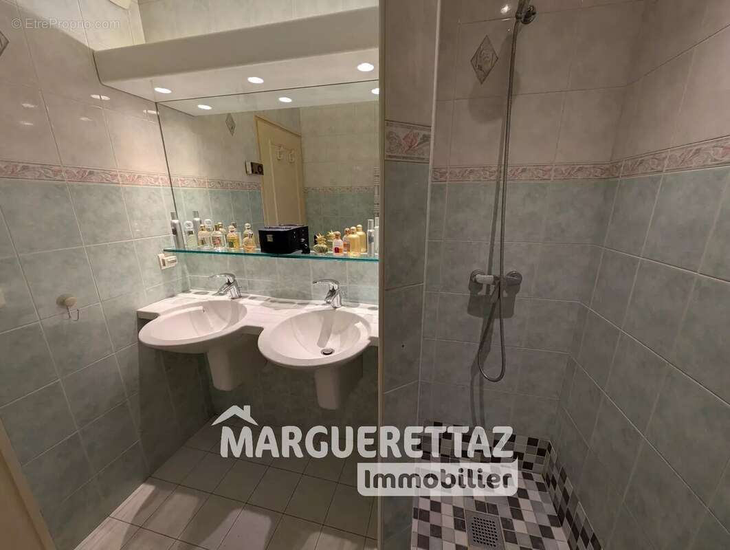 Appartement à REIGNIER