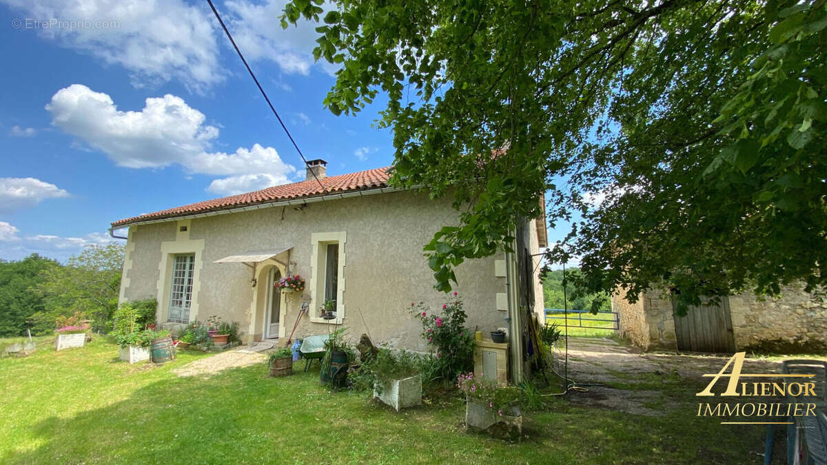 Propriété équestre d'exception sur 42 hectares - vue panoramique et tranquillité absolue! - photo 14