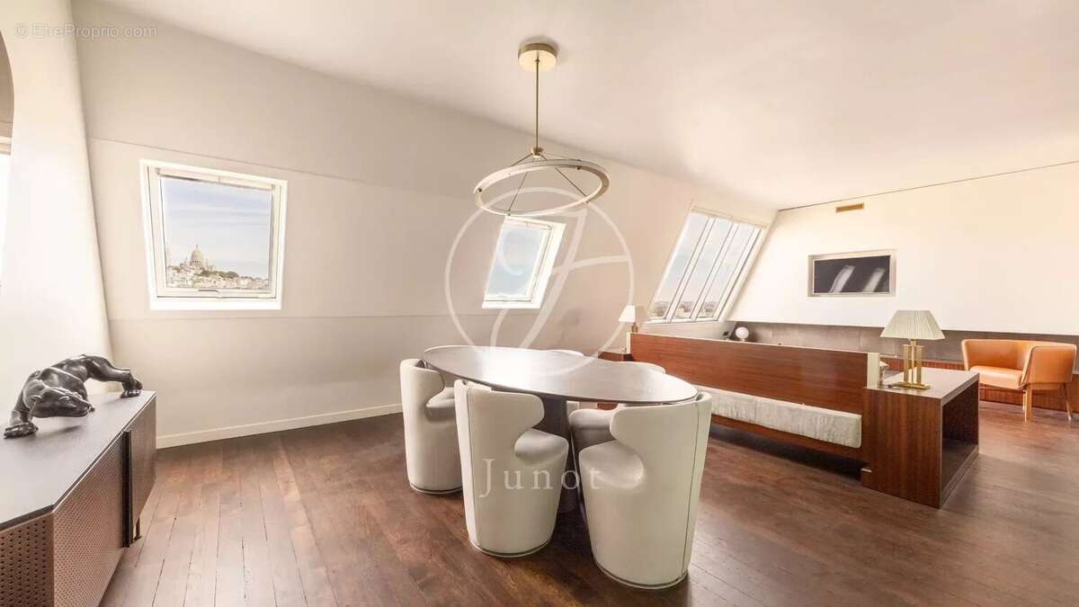 Appartement à PARIS-9E