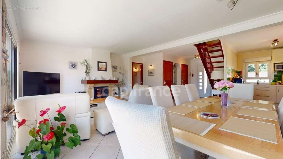 Maison à vendre 5 pièces GAREOULT (83) - photo 30