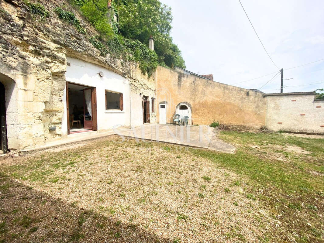 Maison à POCE-SUR-CISSE