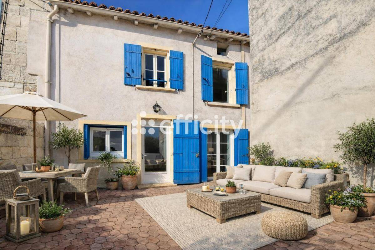 Maison à SAINTES