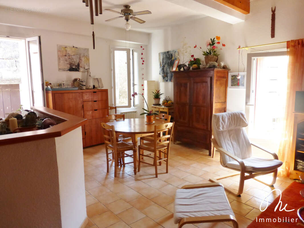 Maison familiale avec terrasse et espace indépendant au RDC - photo 2