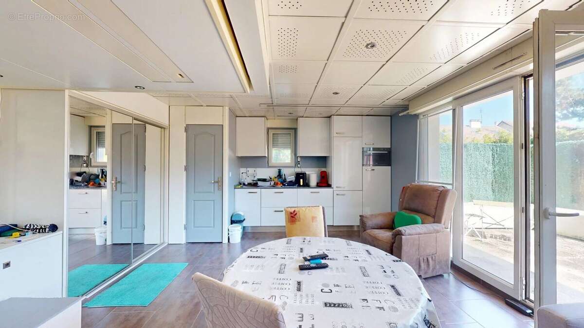 Appartement à PONTAULT-COMBAULT