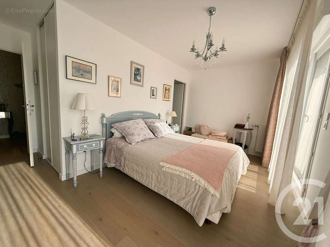 Appartement à SAINT-MAUR-DES-FOSSES