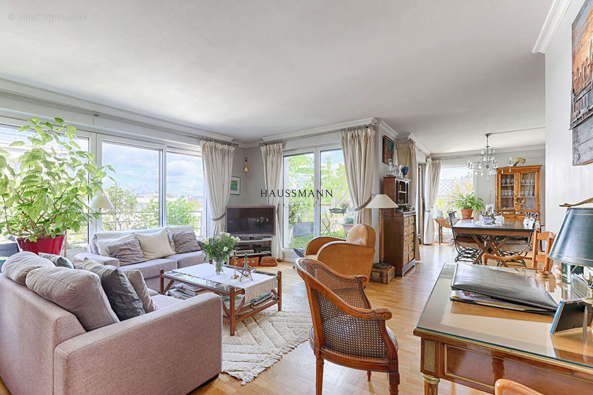 Appartement à LEVALLOIS-PERRET