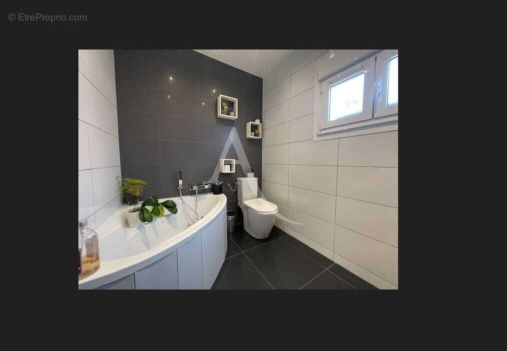 Maison à OZOIR-LA-FERRIERE