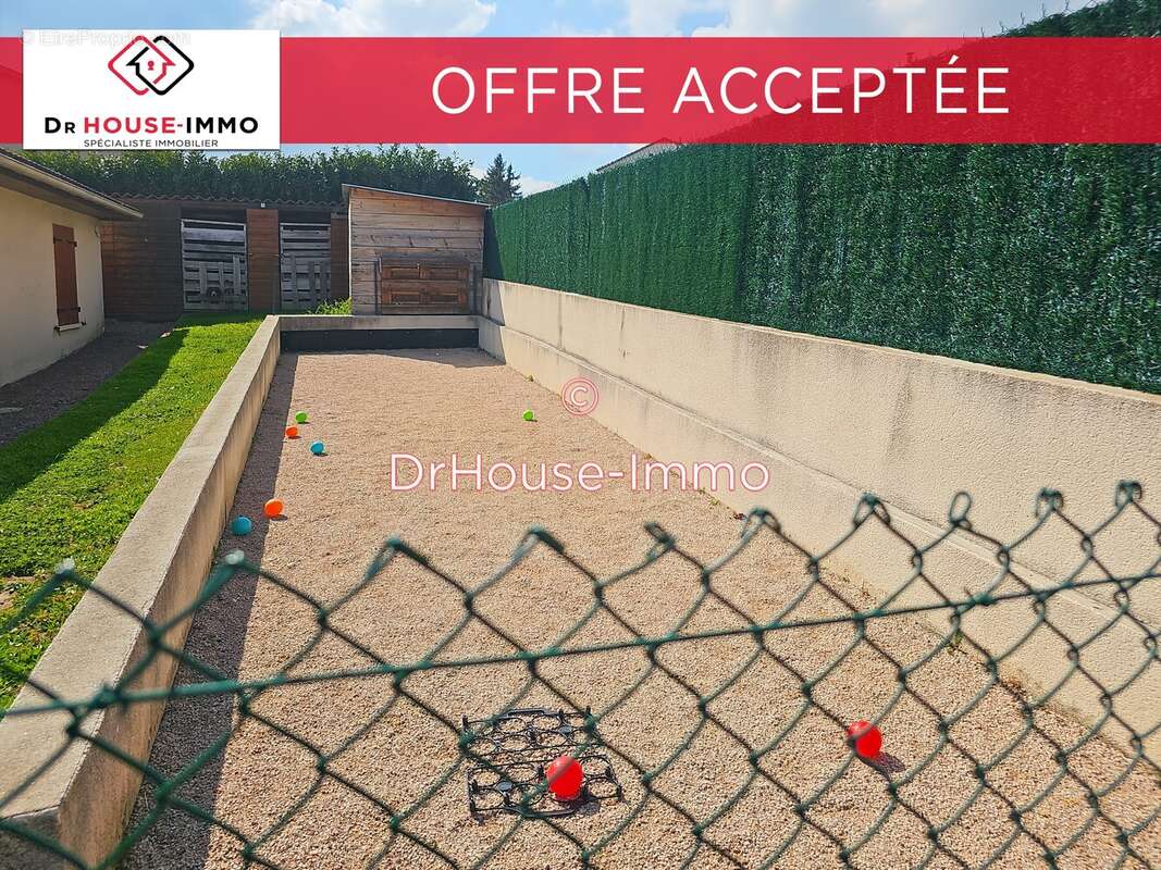 Maison à CHAZELLES-SUR-LYON