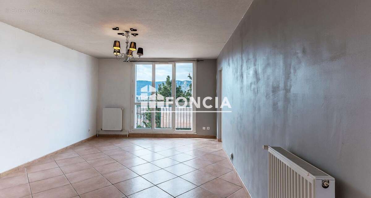 Appartement à BOURG-LES-VALENCE