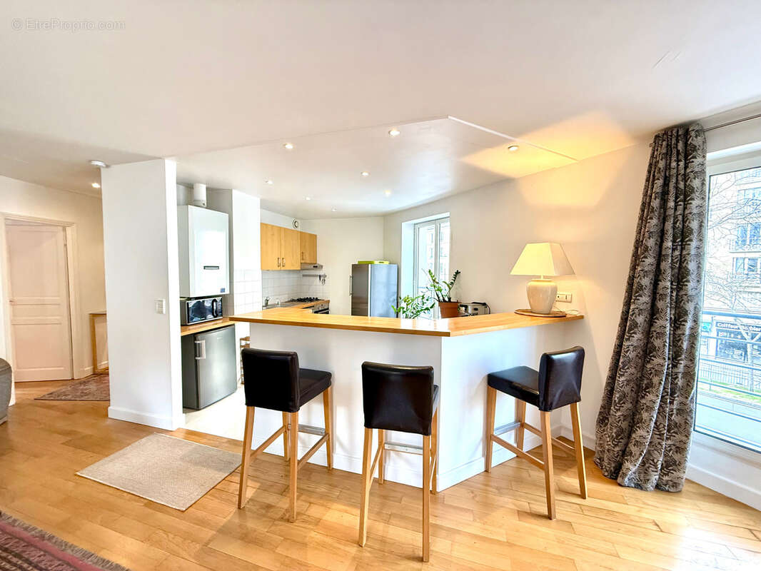 Appartement à PARIS-16E