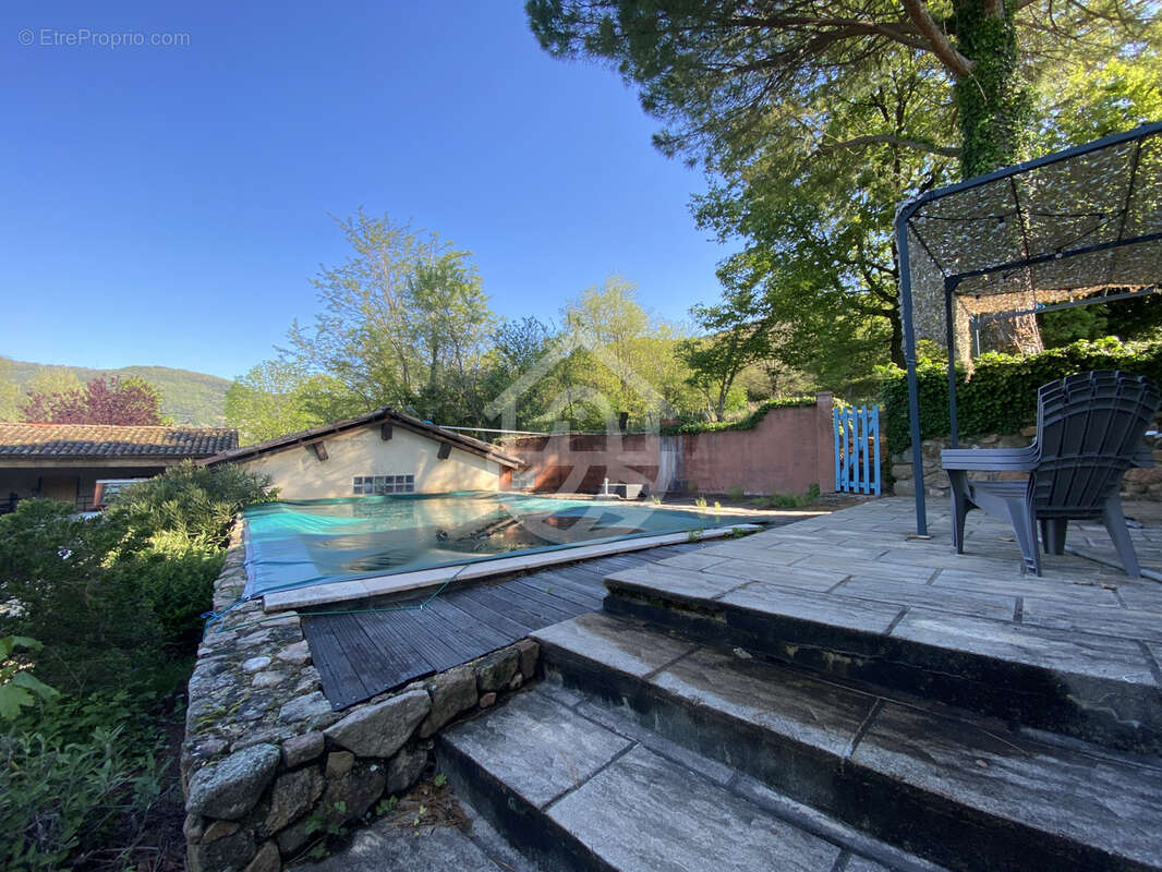 Maison à SAINT-GEORGES-LES-BAINS