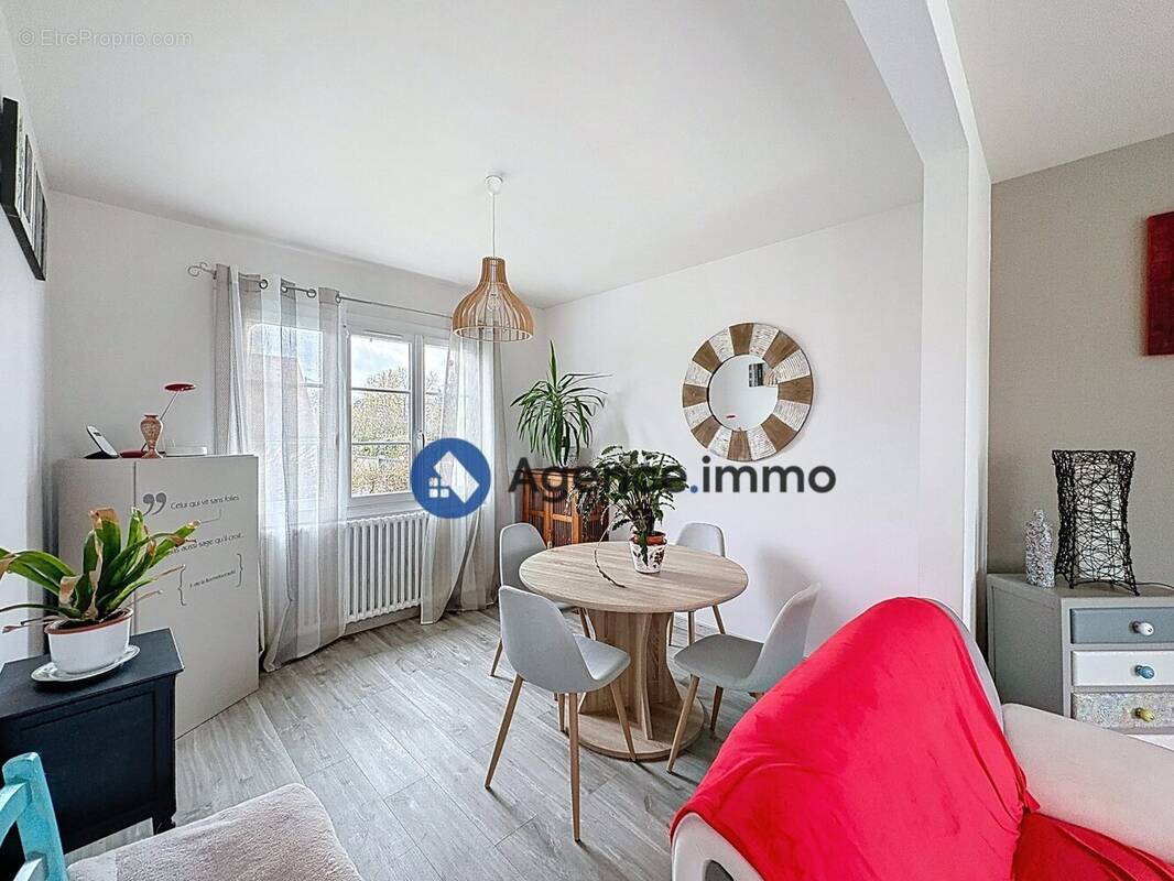 Maison à AZAY-SUR-CHER