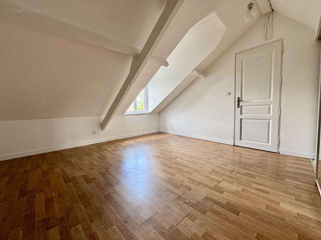 Très belle  Longère  de 129m2 , 3 chambres , grand jardin  GLISY (10mn d'Amiens ) - photo 13