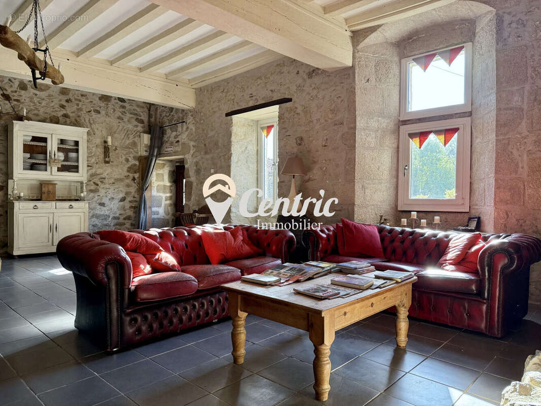Maison à LA FORET-SUR-SEVRE
