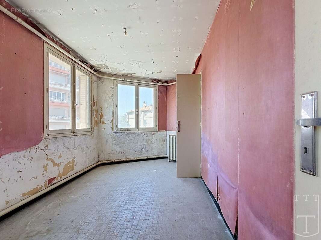 Exclusivite t2 à rénover - photo 5