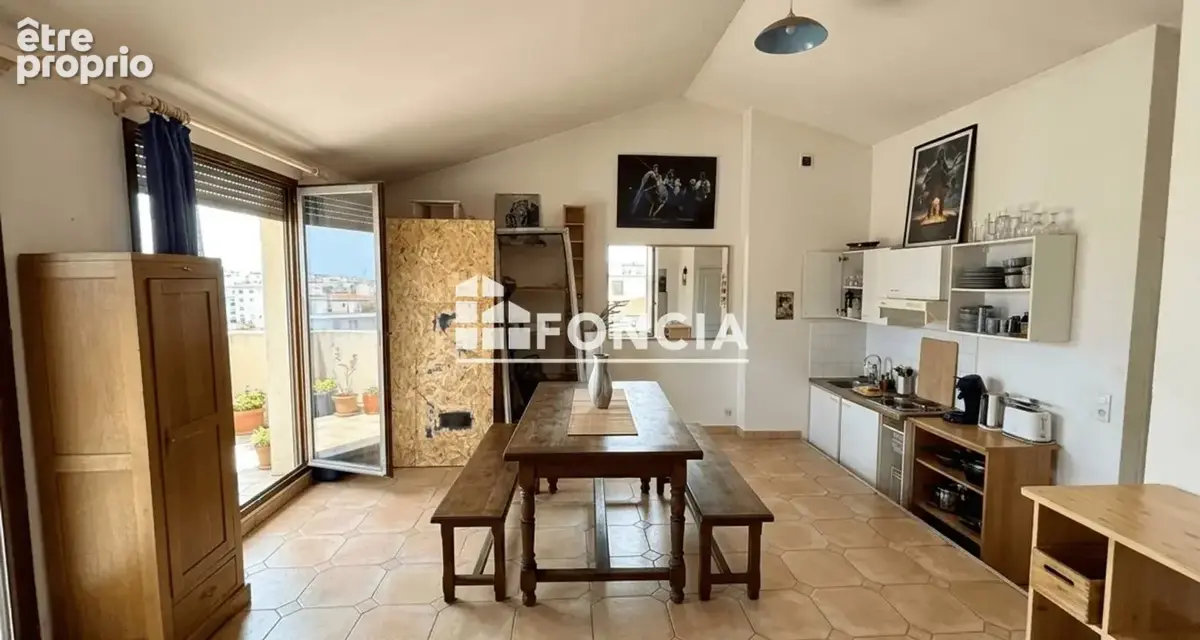 Marseille 1er (Quartier Belsunce) - Lot de 3 appartements (T3, T3, T2 avec terrasses) – Possibilité d'achat de l'immeuble entier - photo 5