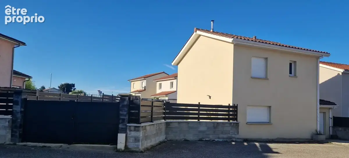 Maison  individuelle recente avec jardin clos et garage - photo 3